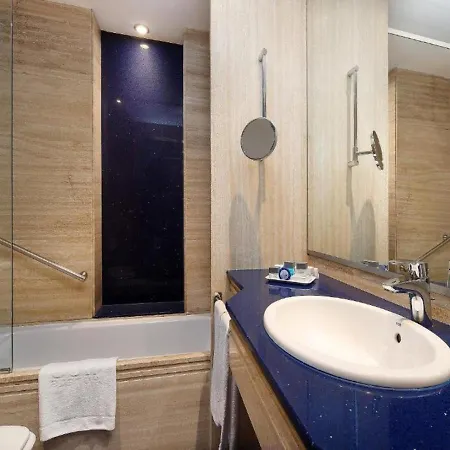 בית הארחה Eurostars Lux *